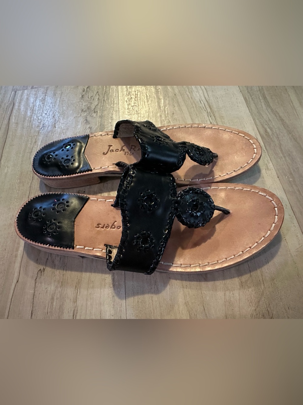Jack Rogers Black Leather Thong Sandals with Rondelle